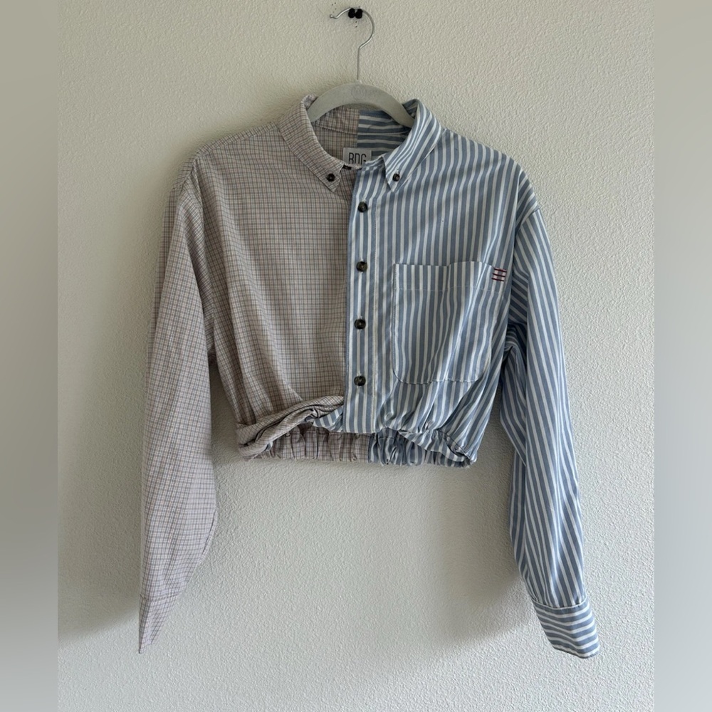 BDG Urban Outfitters Timmy Twist Cropped Shirt Button Front Large Stripes Plaid